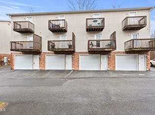 2305 S Greenwood Dr APT 26, Johnson City, TN 37604