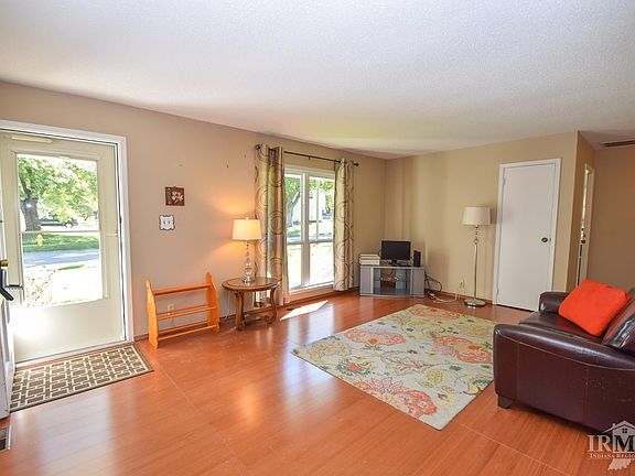 3rd image of 2901 N Winston Dr