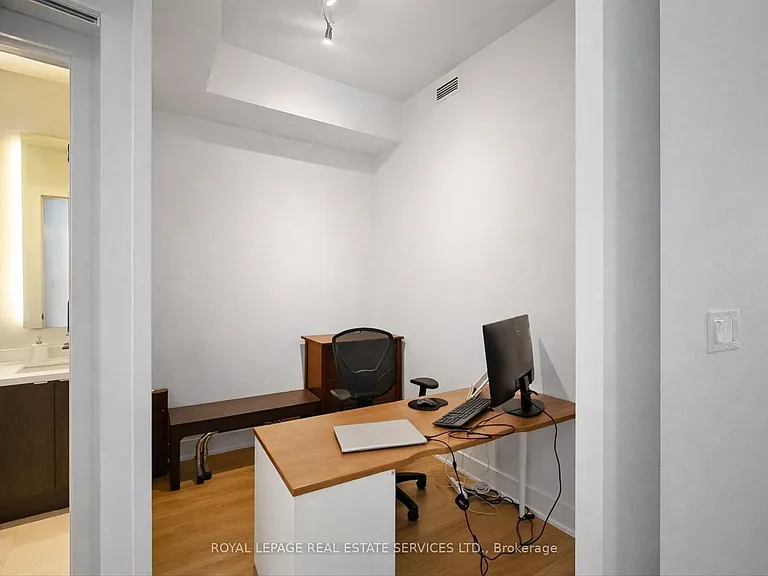 1284 Guelph Line #111 — Photo 35