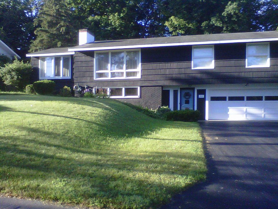 1st image of 302 Southfield Dr