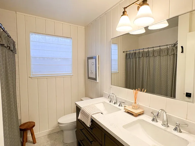 902 Harold Ln — Photo 12