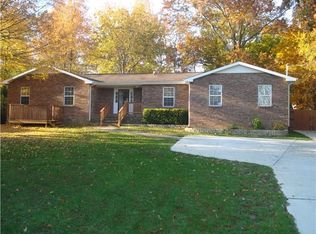 1669 Hugh Hunter Rd, Oak Grove, KY 42262