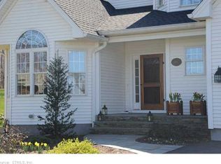 445 Bow Ln, Middletown, CT 06457