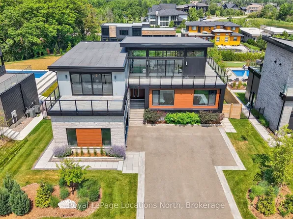 116 Courchevel Cres, The Blue Mountains, ON L9Y 0Z8