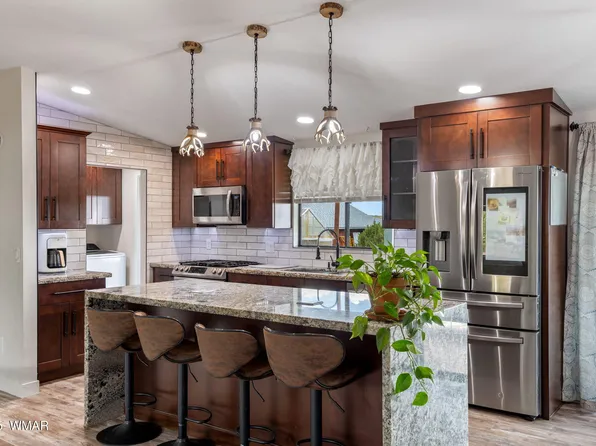 8647 Sutter Ln, Show Low, AZ 85901