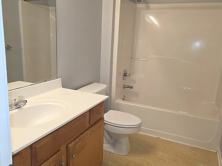 121 Stonebridge Xing — Photo 13