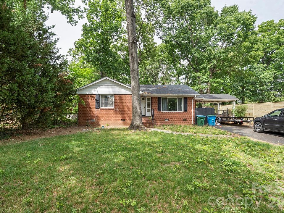 1st image of 706 Brian Cir