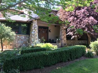 6112 Boston Ridge Rd, Orchard Park, NY 14127