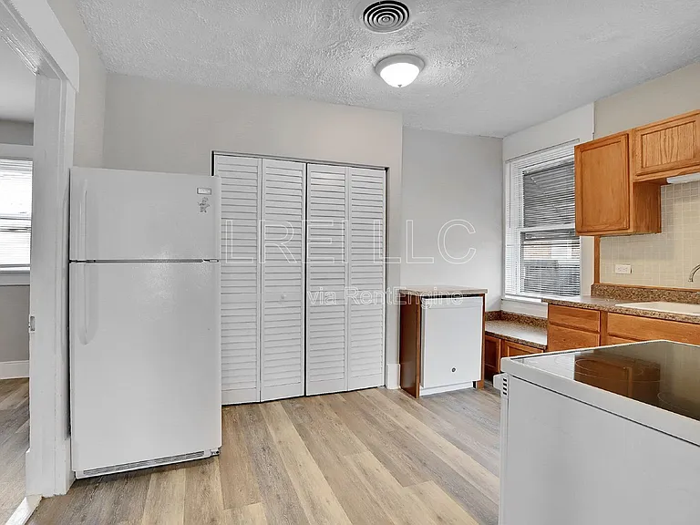 1661 Story Ave #2 — Photo 8