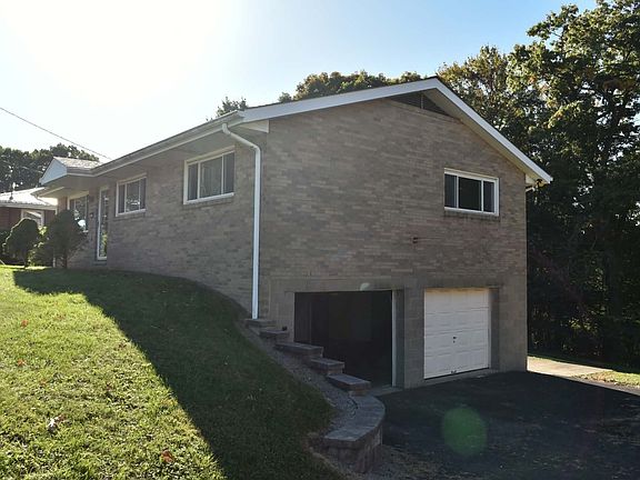3rd image of 149 Autumn Dr