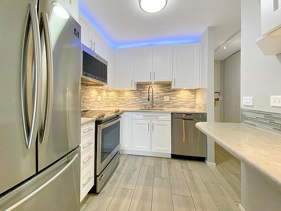 3rd image of 2650 N Lakeview Ave APT 1408