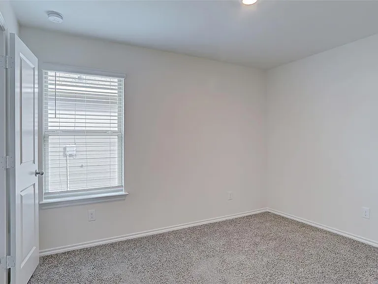 6517 Waterfall Ln — Photo 13