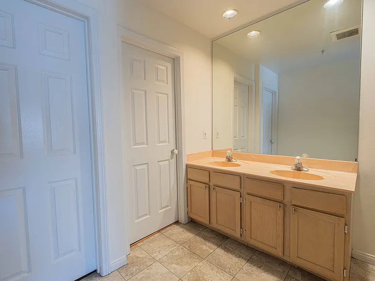 1131 Campbell St #211 — Photo 21