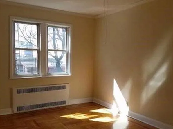 410 E 54th St, Brooklyn, NY 11203