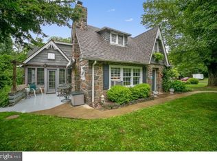 2070 Old Woods Rd, Green Lane, PA 18054