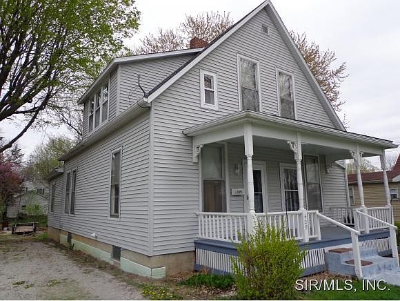 Front View of House  Drive