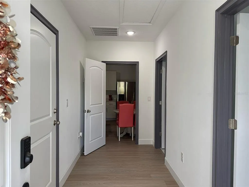 2 bed, 1.0 bath, 784 sqft, $1,400 — Photo 3