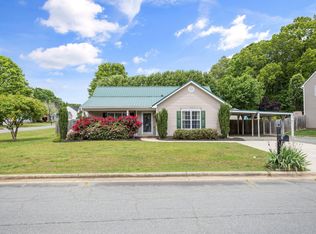 10 Falcon Ct, Gibsonville, NC 27249