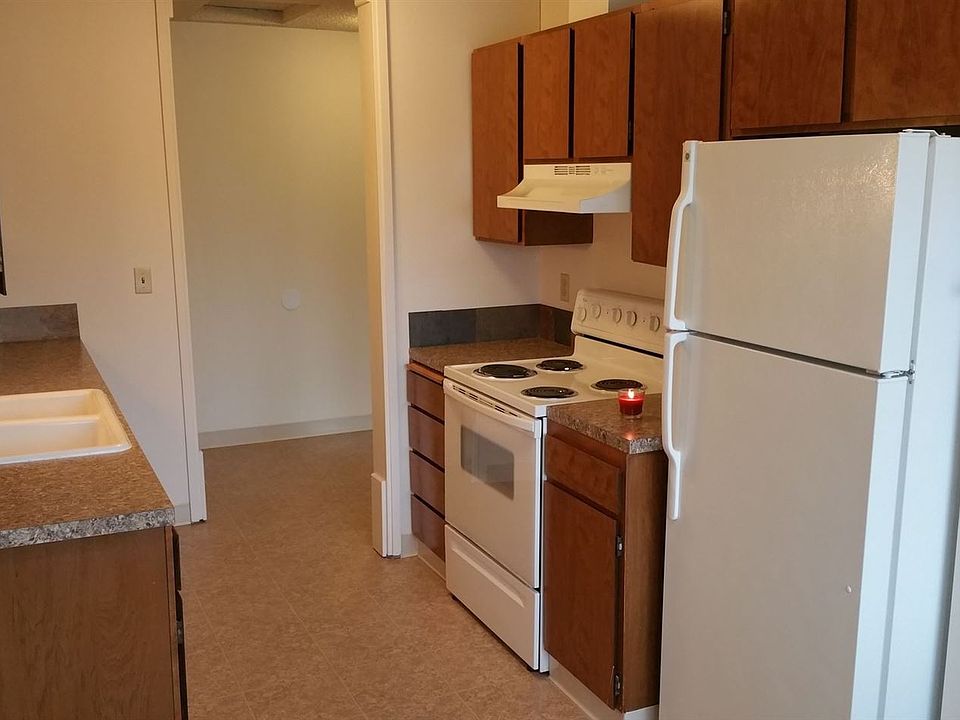 1st image of 3905 E Fourth Plain Blvd APT 7A