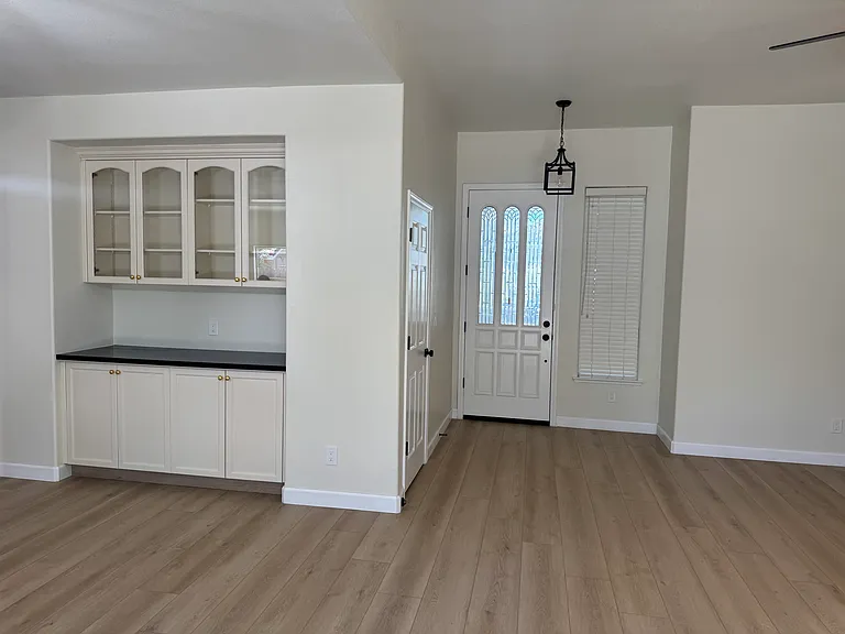845 E Green Acres Dr — Photo 7