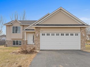 511 Frankfort Way, Waverly, MN 55390