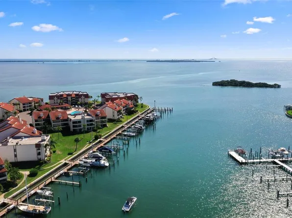 132 1st St E APT 104, Tierra Verde, FL 33715