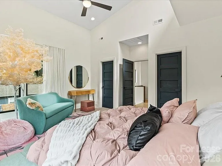 815 E 36th St — Photo 15