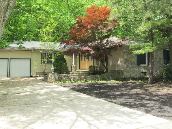 45 Chippenham Dr, Voorhees, NJ 08043