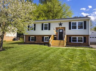 2924 Embassy Dr, Roanoke, VA 24019