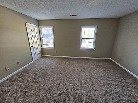 2nd image of 1395 Poplar Pointe SE
