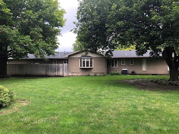 2nd image of 905 1st Ave