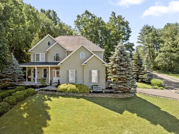 20 King Point Cir S, Owego, NY 13827