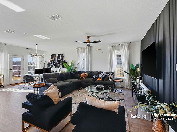 4th image of 528 Bronze Forest Dr