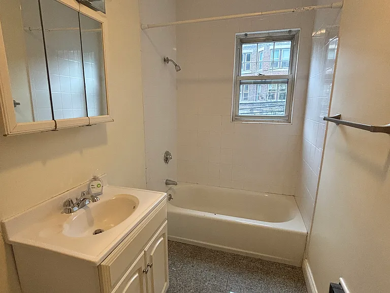 110 Winchester St #1 — Photo 4