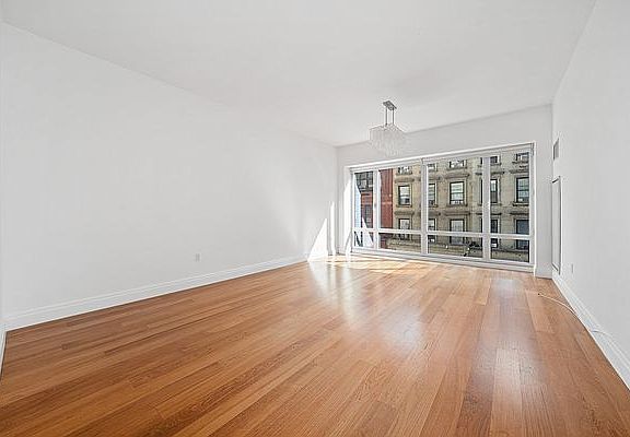 2nd image of 33 W 56th St APT 5D