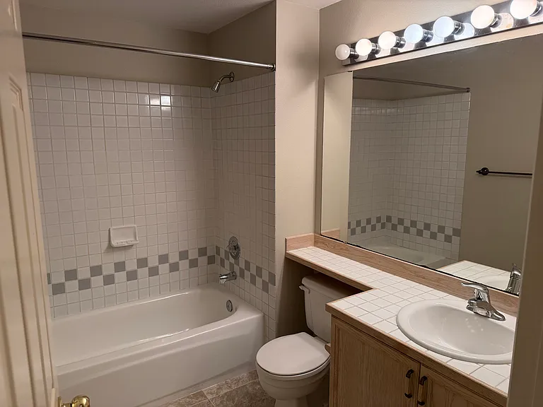 1688 118th Ave SE #B304 — Photo 7