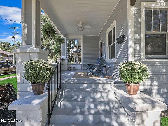 2nd image of 3670 Herschel St