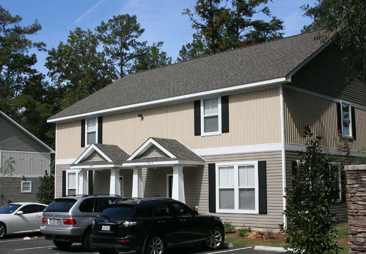 4 bed, 4.0 bath, $500 — Photo 1
