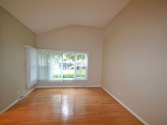 5th image of 8937 Cherry Ave