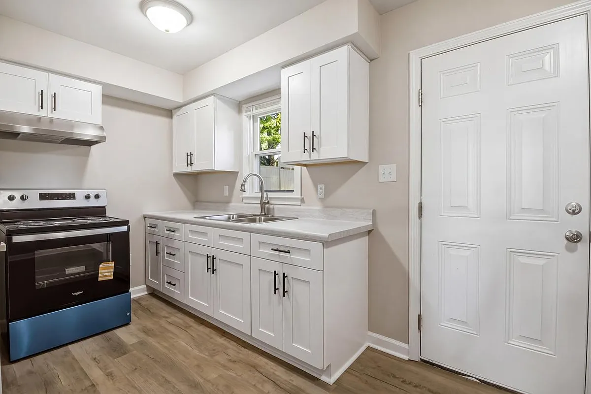 Property Photo - 407 Park Ave