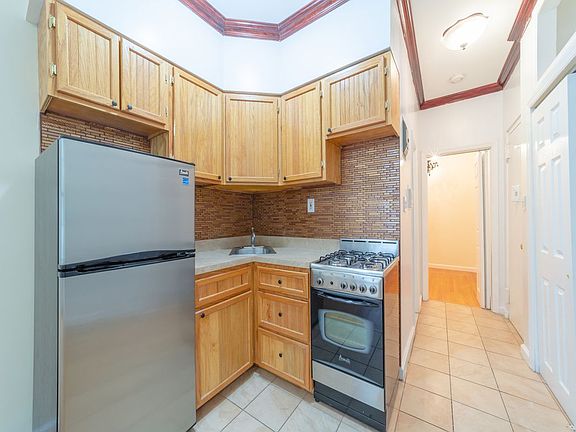 3rd image of 410 W 51st St #22
