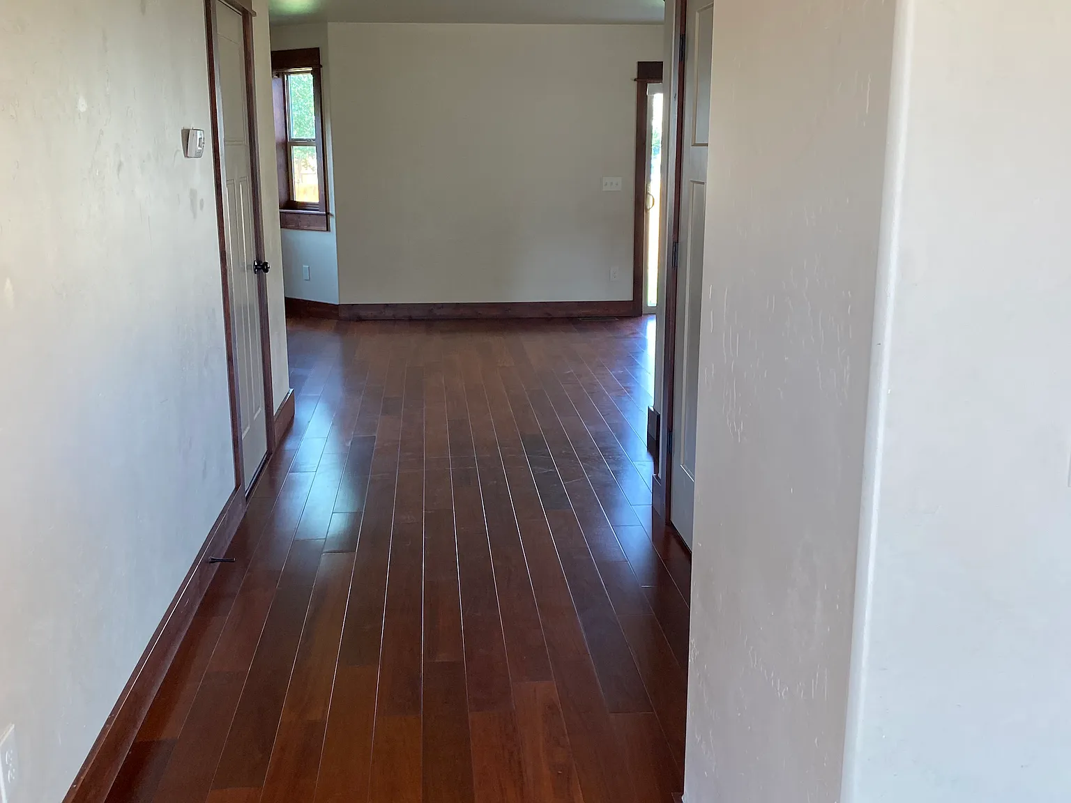 3 bed, 2.5 bath, 2024 sqft, $3,000 — Photo 3