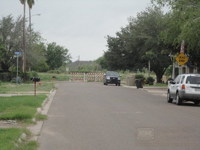 2nd image of 2021 W Beaumont Dr