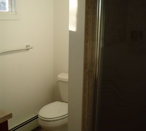 Full Bth New Upstairs