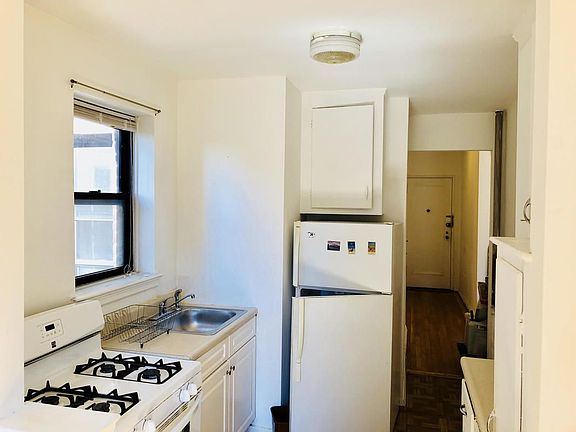 5th image of 3616 Henry Hudson Pkwy E APT 4HS