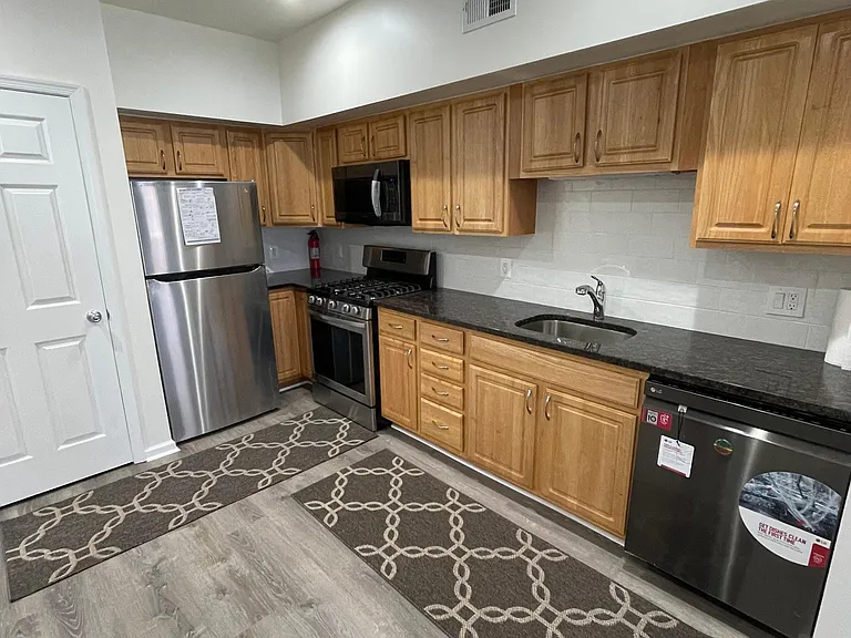 4030 Market St #2 — Photo 2