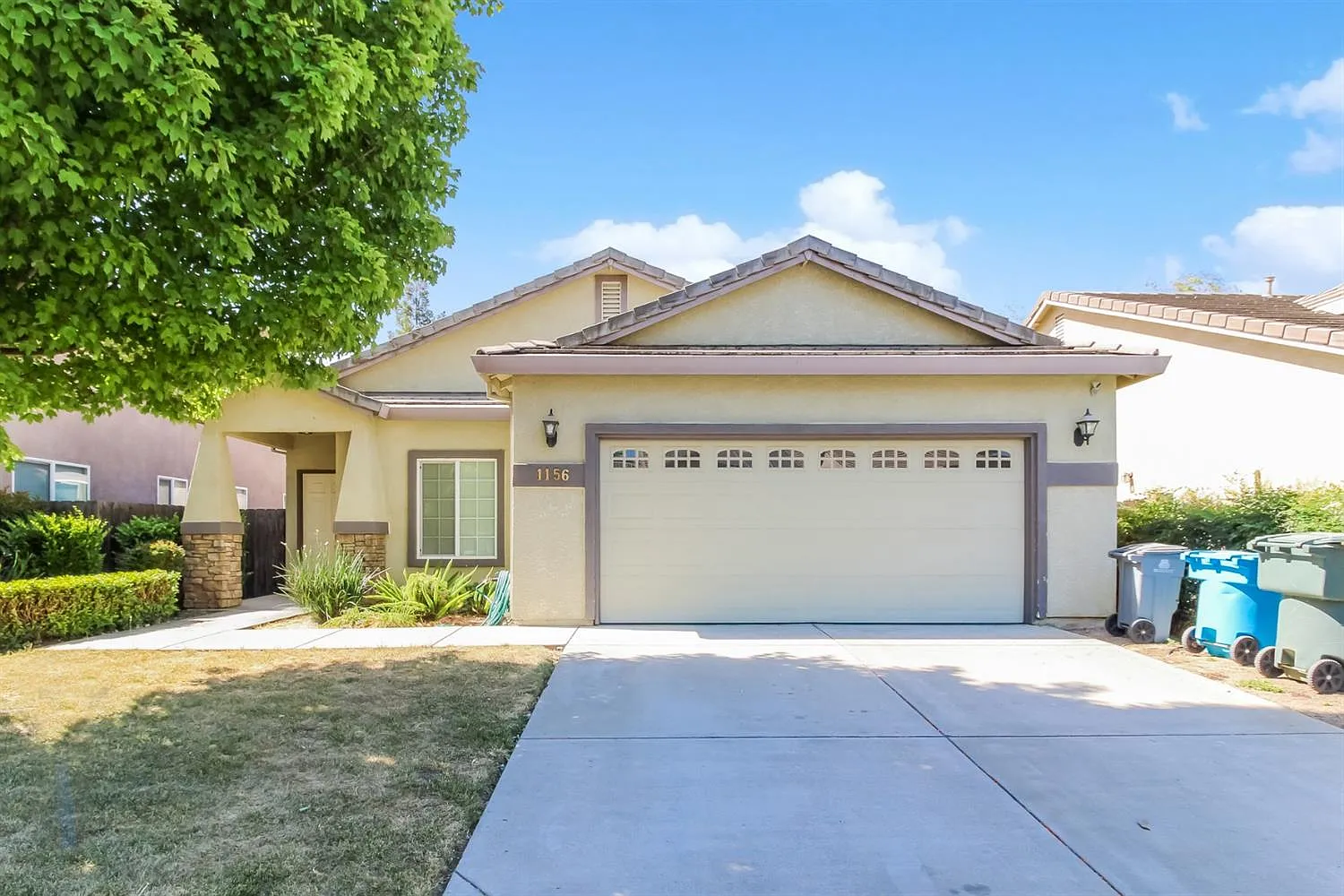 1156 John Wayne Dr photo 1