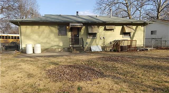 2nd image of 4512 Elmwood Ave