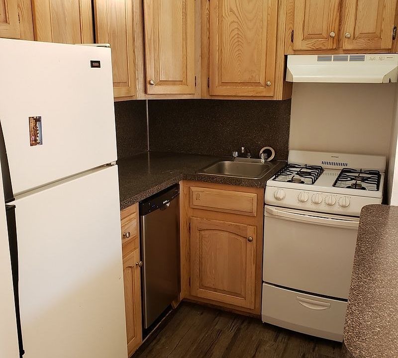 2nd image of 458 W 52nd St APT 3C