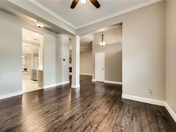 5th image of 1400 Montevideo Ct